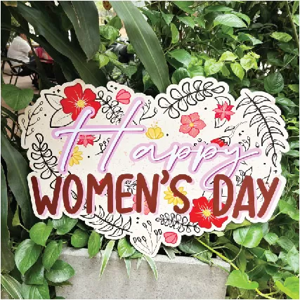 Biển treo trang trí quốc tế phụ nữ chất liệu focmex