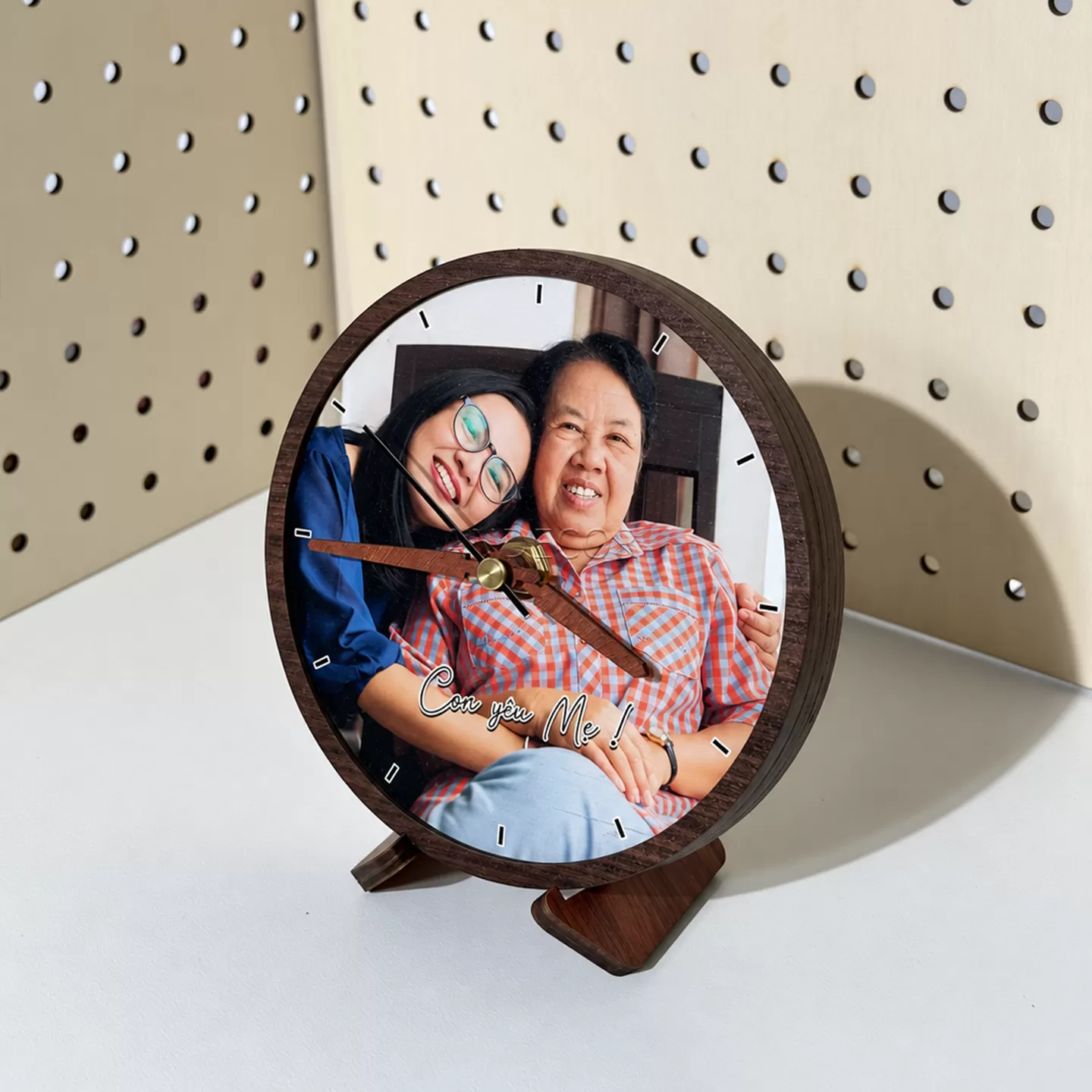Đồng Hồ Gỗ Để Bàn 14.5cm In Ảnh Cá Nhân Hóa Theo Yêu Cầu – Quà Tặng Gia Đình, Người Thân | ANDECOR