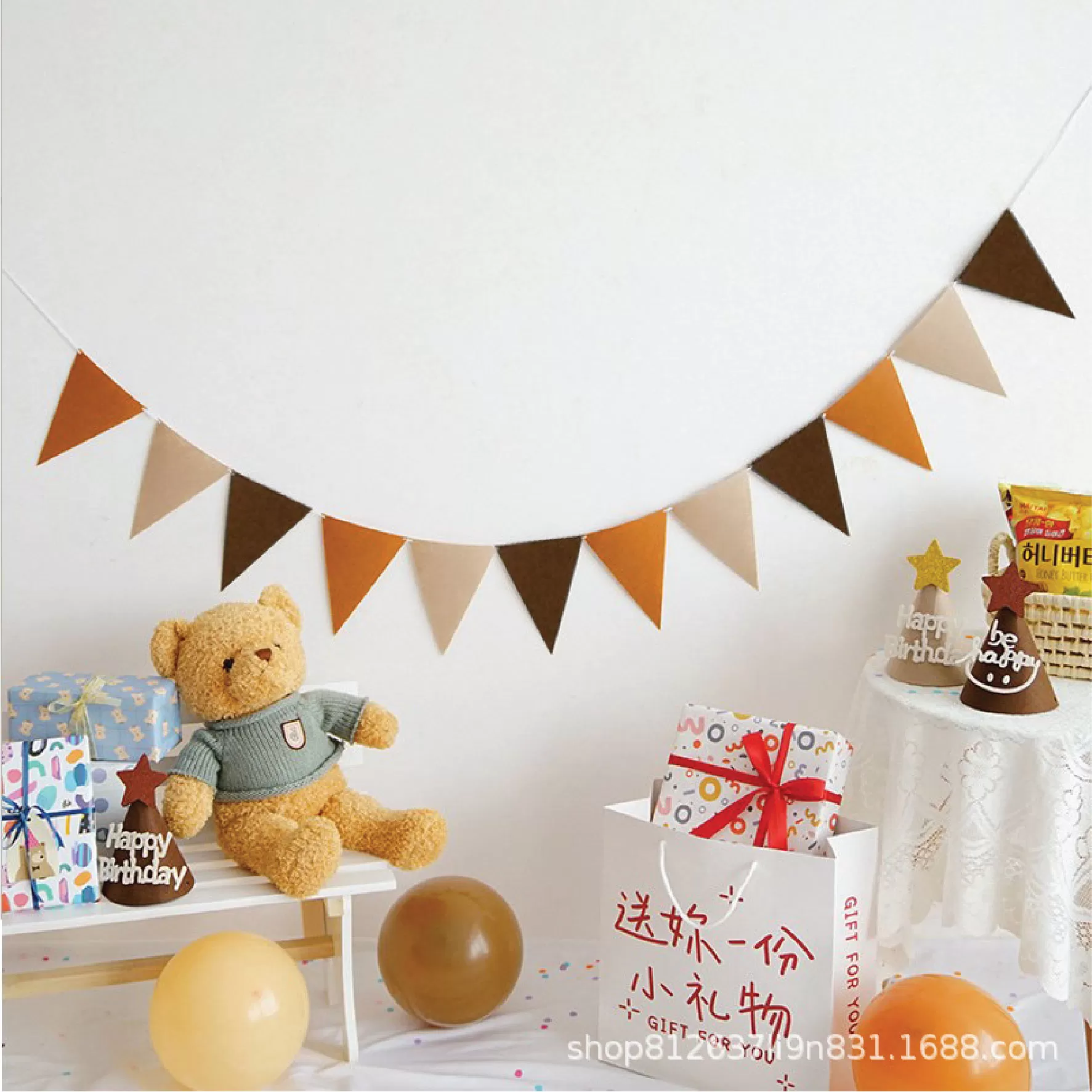 Dây cờ tam giác nâu be