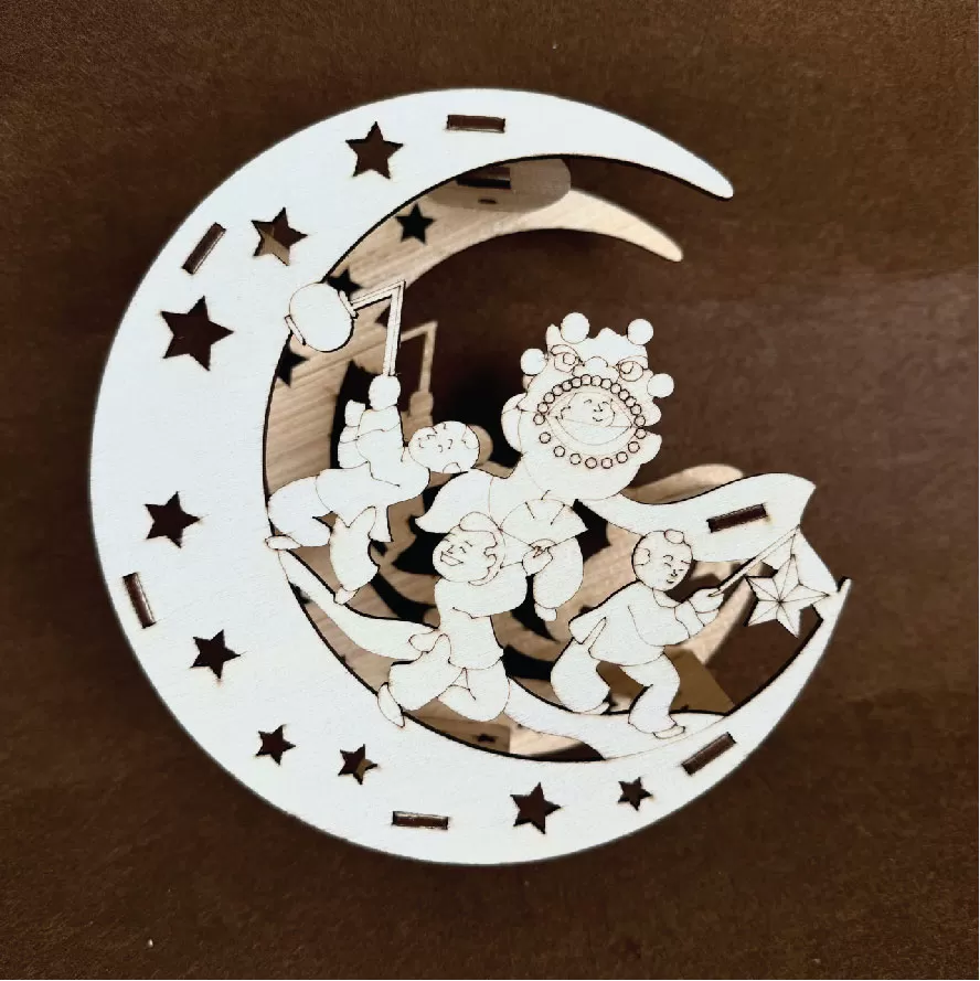 Đèn lồng gỗ tô màu mẫu rước đèn trăng