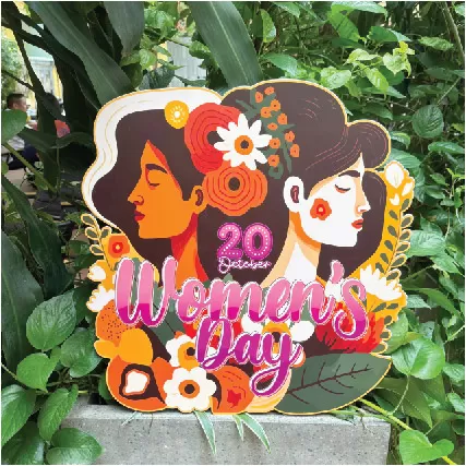 Biển treo trang trí quốc tế phụ nữ chất liệu focmex